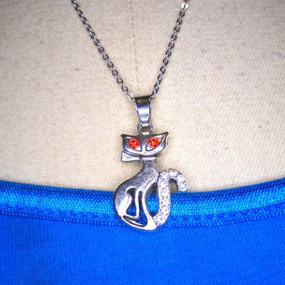 NWOT Adorable kitty Cat Rhinestone necklace Jeweled Kitten Charm pendant - Picture 3 of 5